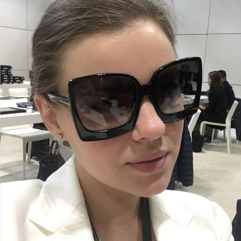 New Fashion Oversized Women Sunglasses Brand Designer Plastic Female Big Frame Gradient Sun Glasses UV400